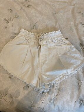 Mustard Seed white shorts. Size S. Excellent condition